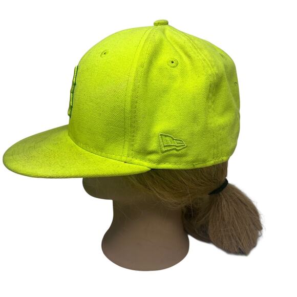 Boston Red Sox Hat New Era 59FIFTY Men's 7 1/8 Neon Green MLB - Picture 6 of 9